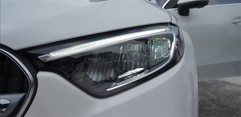 Hệ thống đèn Mercedes-Benz GLC 200 4Matic 2023 có công nghệ LED High Performance hiện đại kèm chức năng tự động điều chỉnh pha/cos.&nbsp;